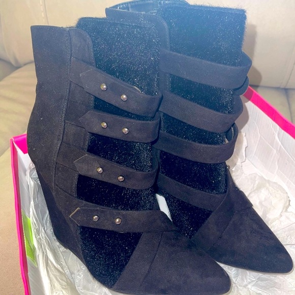 ATTAENY BOOTIE. - Picture 2 of 3